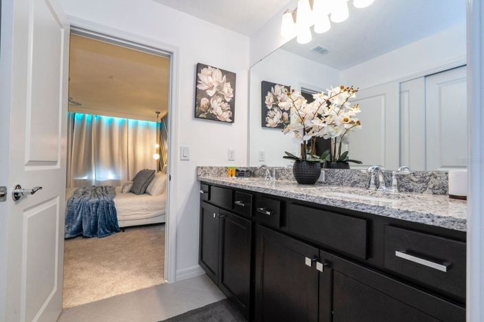 Image No.30-5 Bed Townhouse for sale