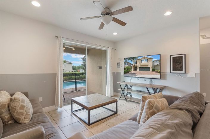 Image No.5-8 Bed House for sale