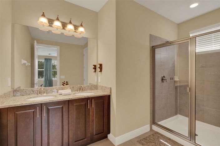 Image No.29-8 Bed House for sale