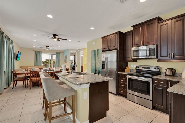 Image No.4-8 Bed House for sale