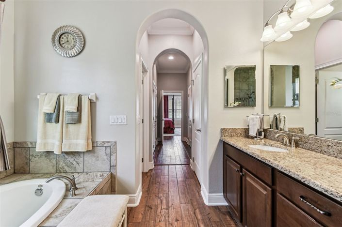 Image No.37-4 Bed House for sale