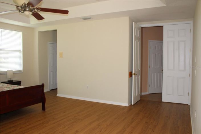 Image No.19-5 Bed House for sale