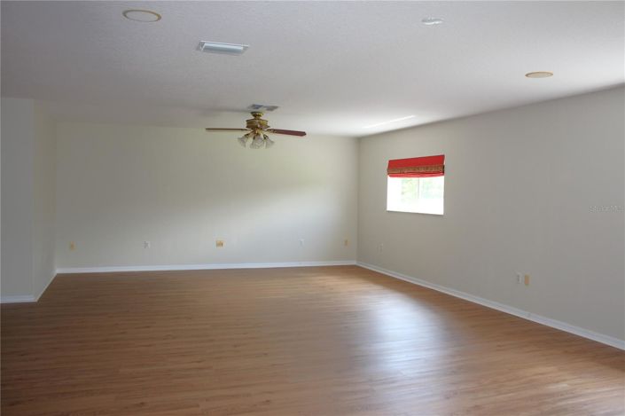 Image No.56-5 Bed House for sale