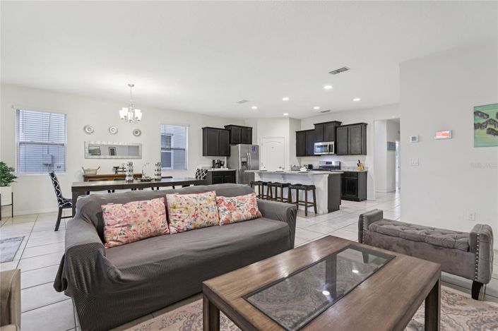 Image No.7-7 Bed House for sale