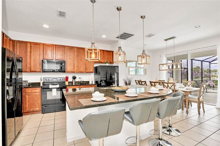 Image No.8-8 Bed House for sale