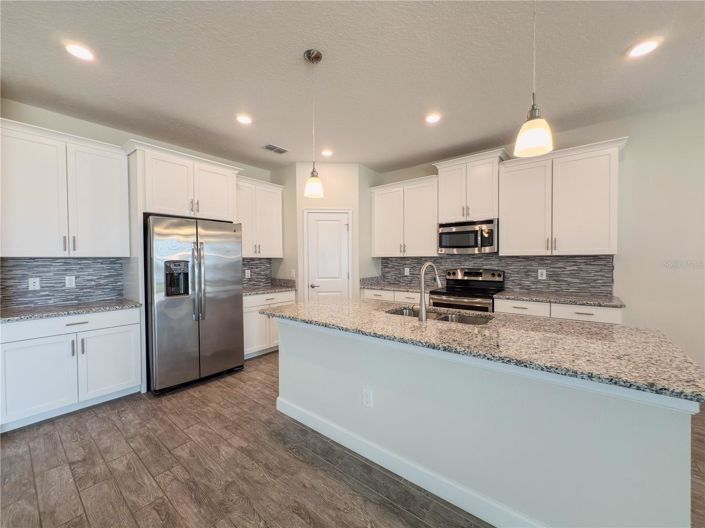 Image No.6-4 Bed House for sale