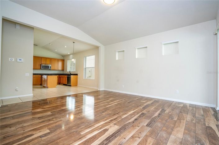 Image No.12-4 Bed House for sale