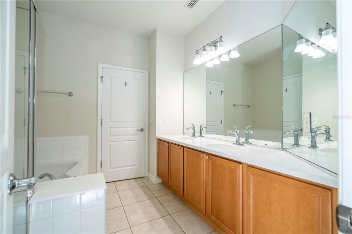 Image No.16-4 Bed House for sale