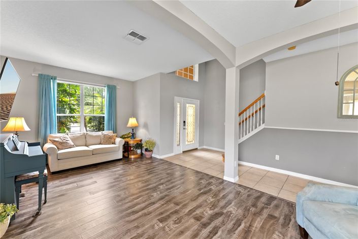 Image No.6-6 Bed House for sale