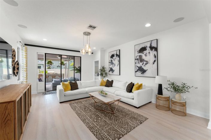 Image No.20-4 Bed House for sale