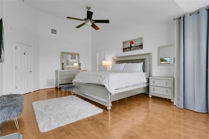 Image No.11-5 Bed House for sale