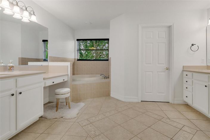 Image No.12-5 Bed House for sale