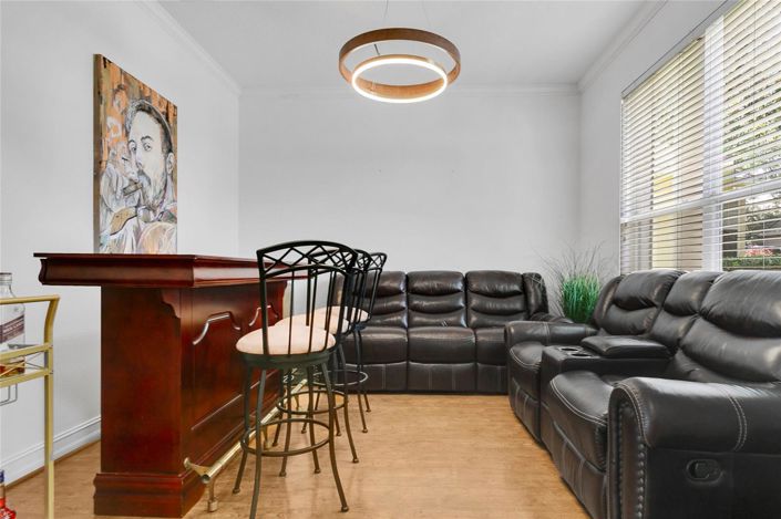 Image No.24-5 Bed House for sale