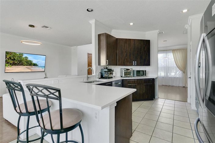 Image No.7-5 Bed House for sale