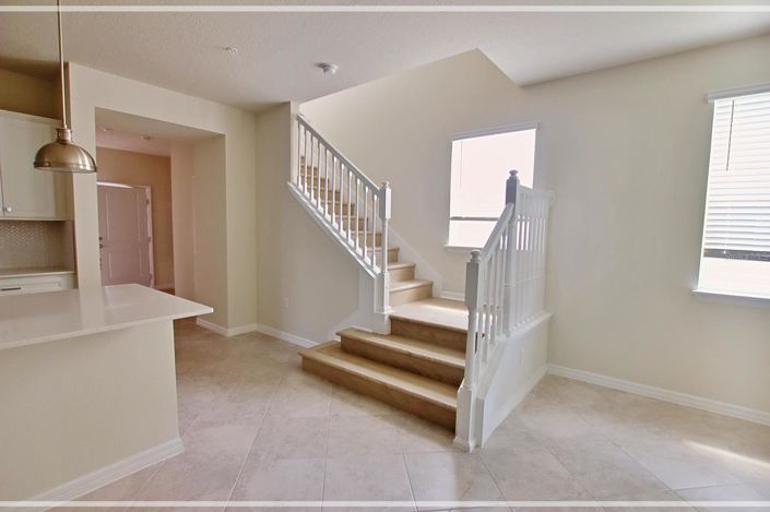 Image No.19-5 Bed Townhouse for sale