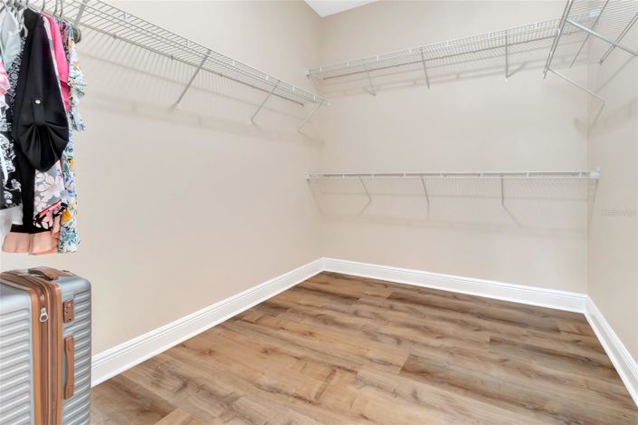 Image No.21-4 Bed House for sale