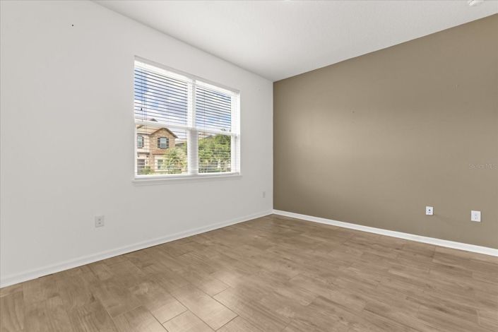 Image No.26-4 Bed House for sale