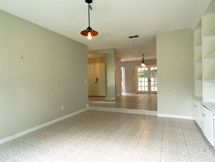 Image No.15-4 Bed House for sale