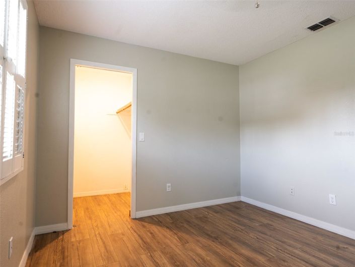 Image No.20-4 Bed House for sale