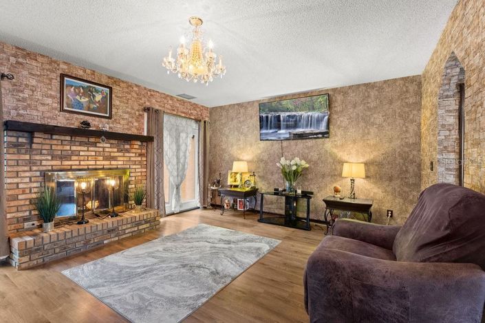 Image No.14-5 Bed House for sale