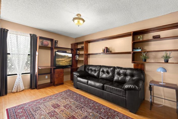 Image No.17-5 Bed House for sale