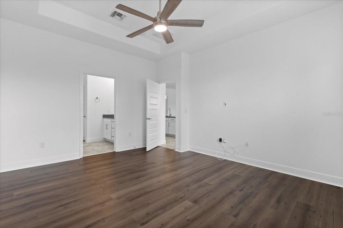 Image No.15-4 Bed House for sale