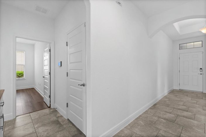 Image No.18-4 Bed House for sale