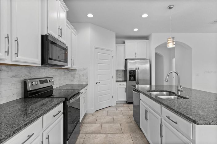 Image No.6-4 Bed House for sale