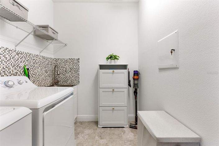 Image No.16-4 Bed House for sale