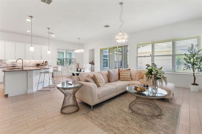 Image No.9-4 Bed House for sale