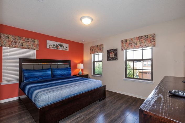 Image No.18-9 Bed House for sale