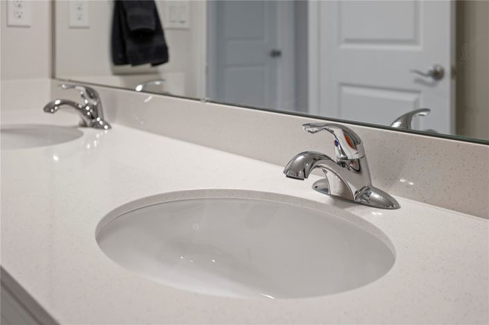 Image No.38-5 Bed House for sale