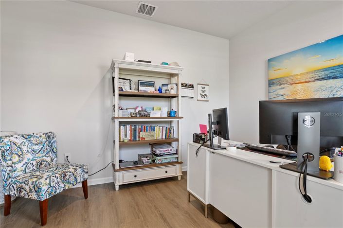 Image No.8-5 Bed House for sale