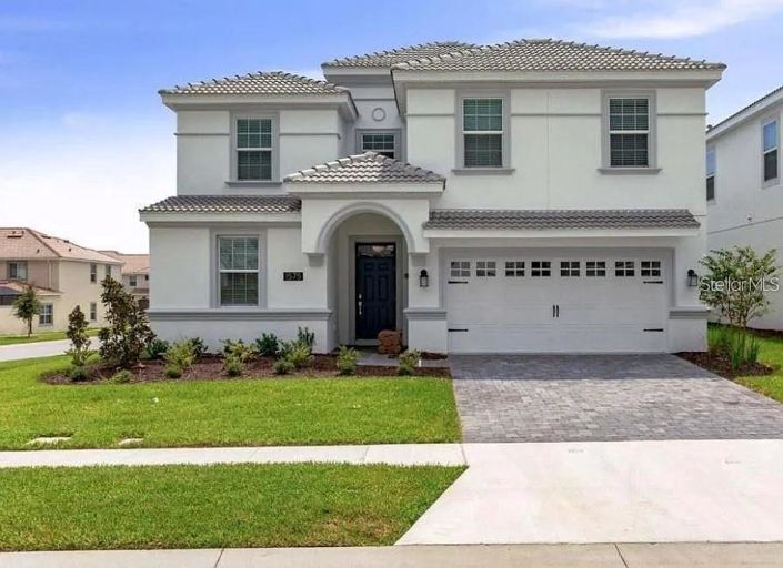 Image No.1-8 Bed House for sale