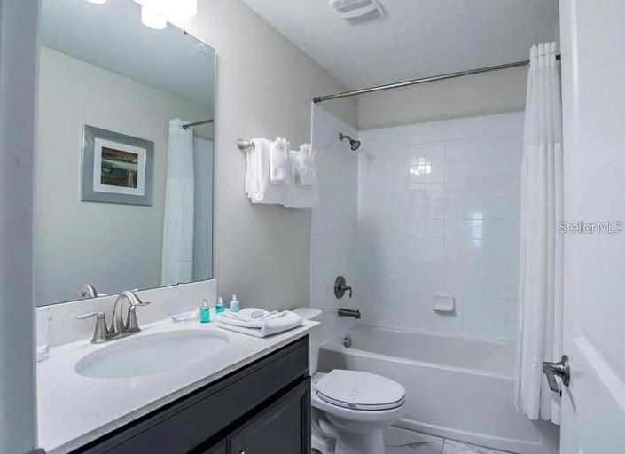 Image No.21-8 Bed House for sale