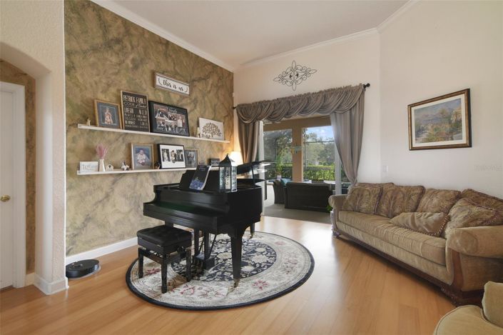 Image No.27-4 Bed House for sale