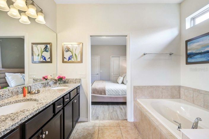 Image No.12-6 Bed House for sale