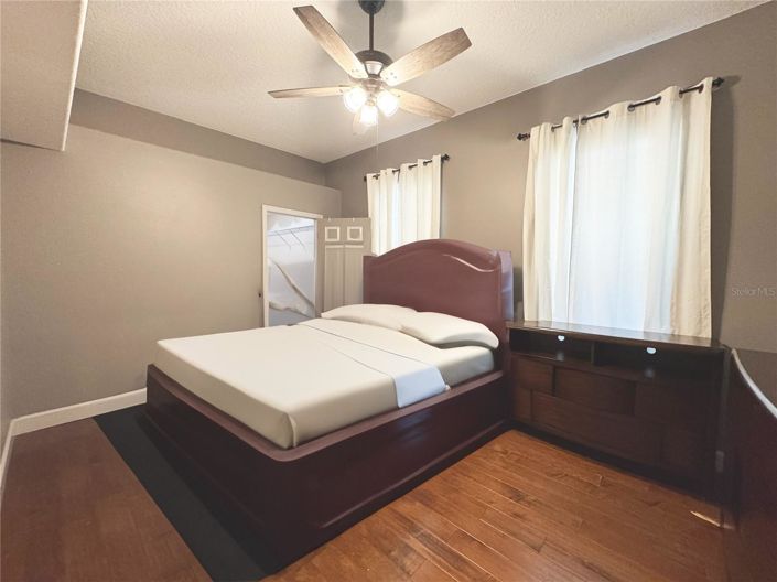 Image No.18-4 Bed House for sale