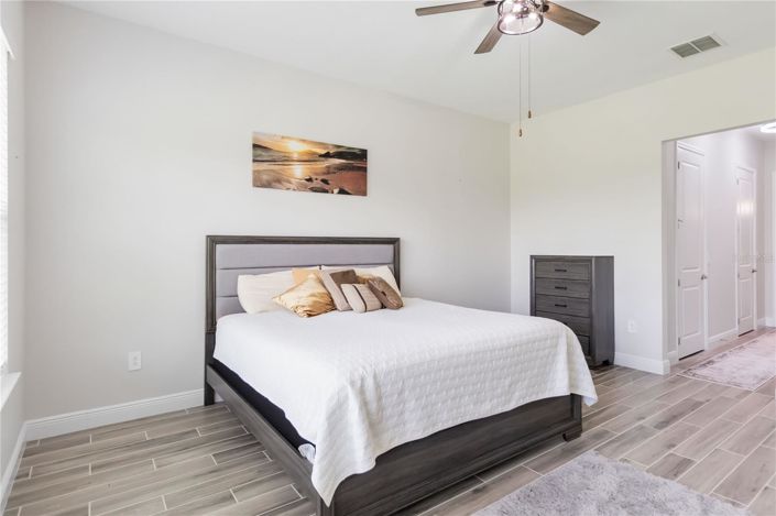 Image No.15-3 Bed House for sale