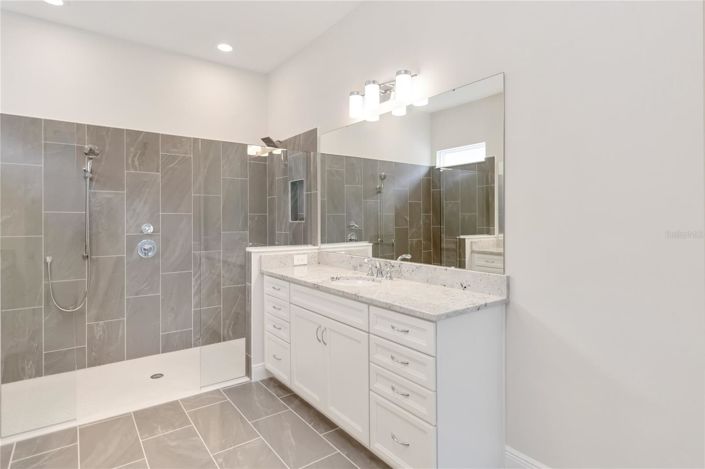 Image No.17-3 Bed House for sale