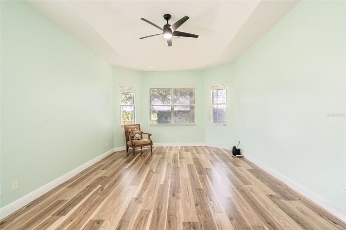 Image No.21-4 Bed House for sale