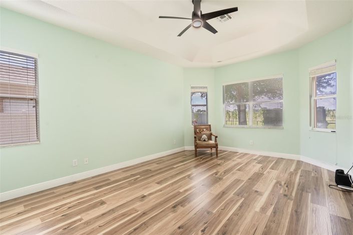 Image No.23-4 Bed House for sale