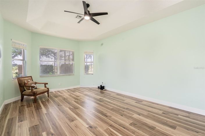 Image No.24-4 Bed House for sale