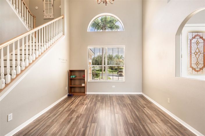 Image No.6-4 Bed House for sale