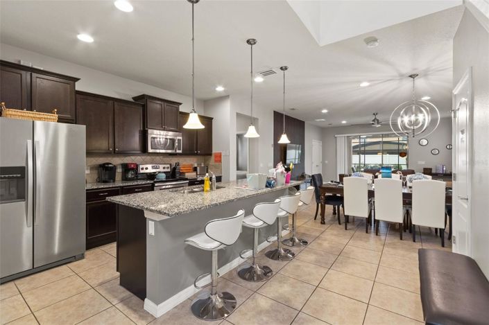 Image No.2-6 Bed House for sale