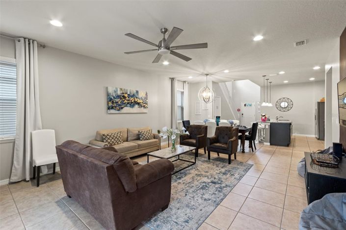 Image No.3-6 Bed House for sale