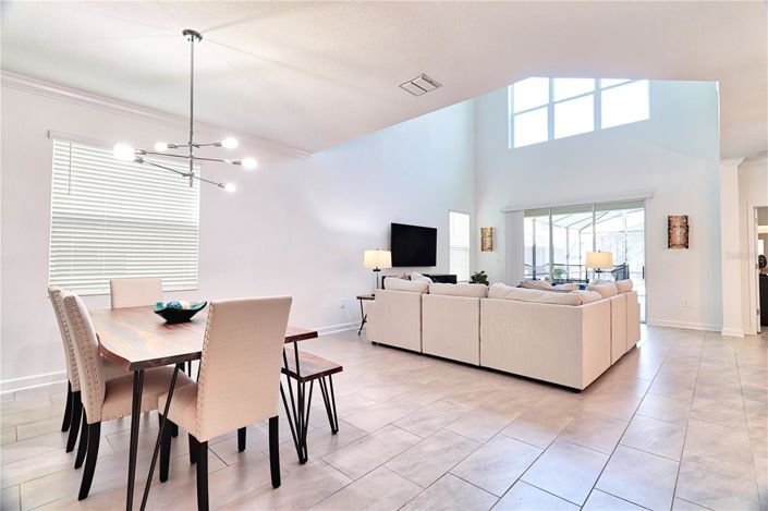 Image No.7-5 Bed House for sale