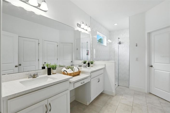 Image No.18-4 Bed House for sale