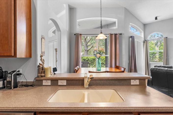 Image No.12-4 Bed House for sale