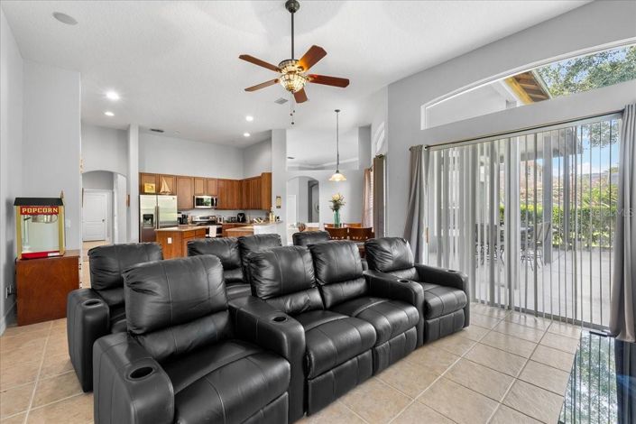 Image No.15-4 Bed House for sale